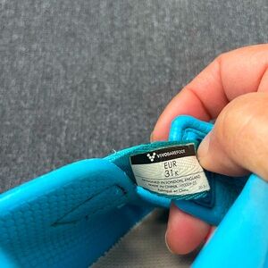 VGUC Vivo Barefoot kids water shoes